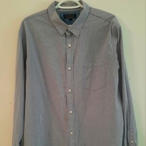 Banana Republic XXL mens buttons down 100% cotton shirt.